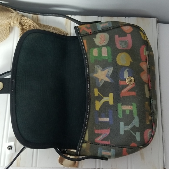 DOONEY AND BOURKE VINTAGE  CROSSBODY SIGNATURE LOG - Picture 4 of 8